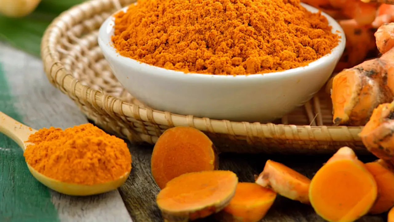 Ingredients for the anti-inflammatory drink laid out on a kitchen counter